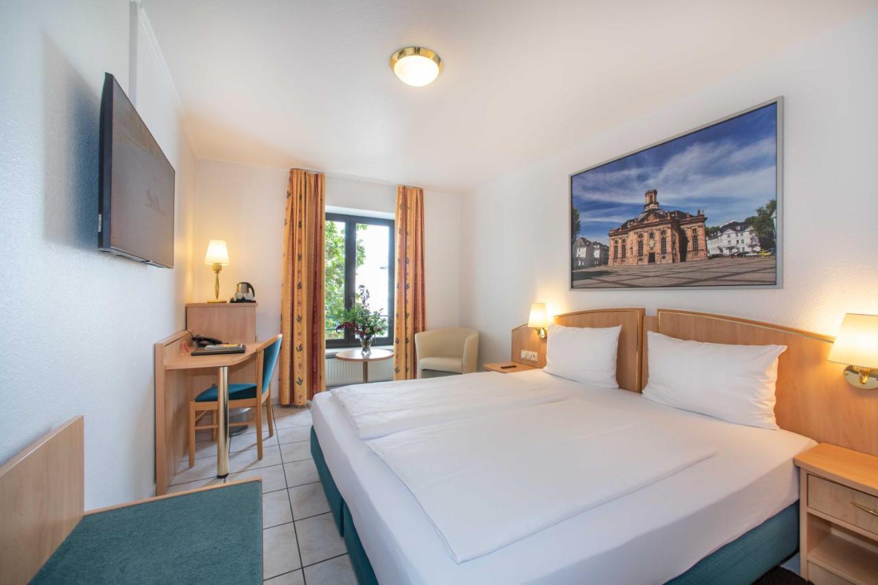 Uno Hotel Posthof Saarlouis Bagian luar foto