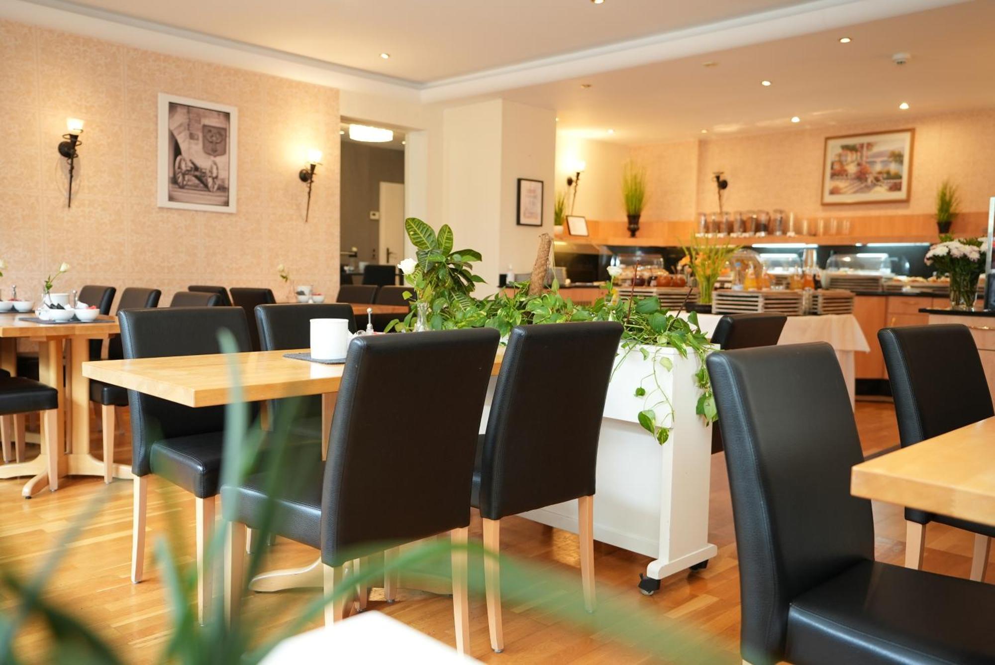 Uno Hotel Posthof Saarlouis Bagian luar foto