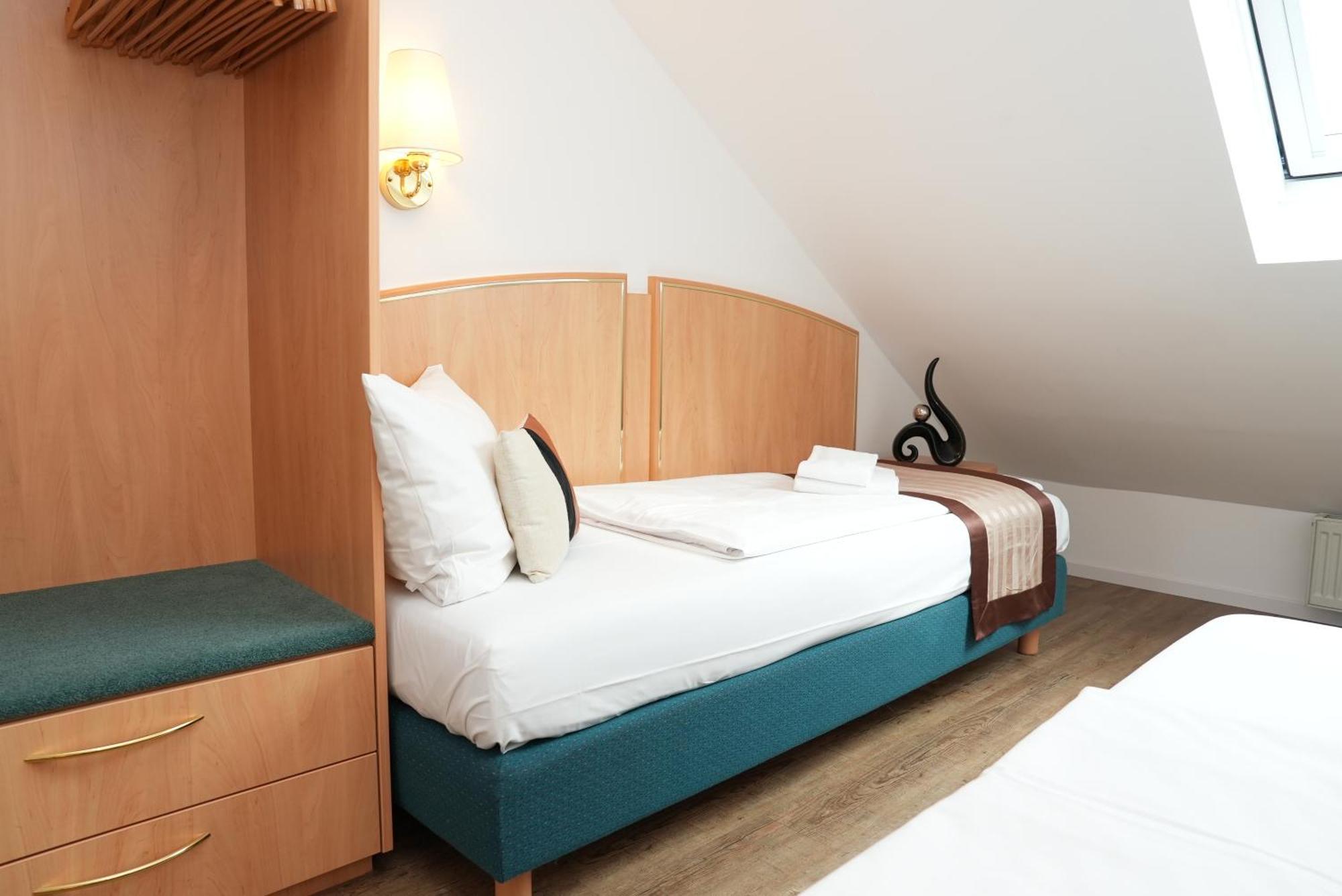 Uno Hotel Posthof Saarlouis Bagian luar foto