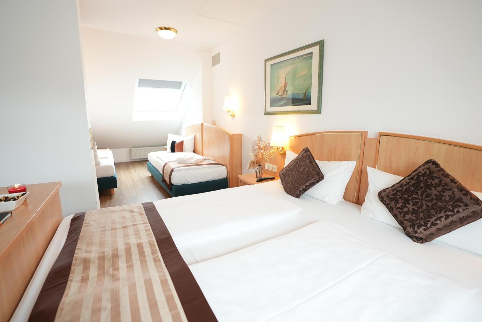 Uno Hotel Posthof Saarlouis Bagian luar foto
