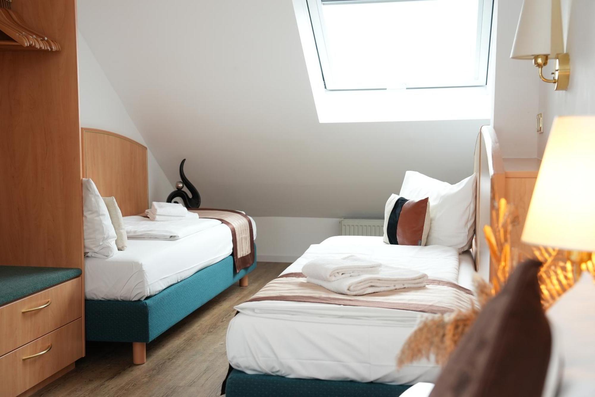 Uno Hotel Posthof Saarlouis Bagian luar foto