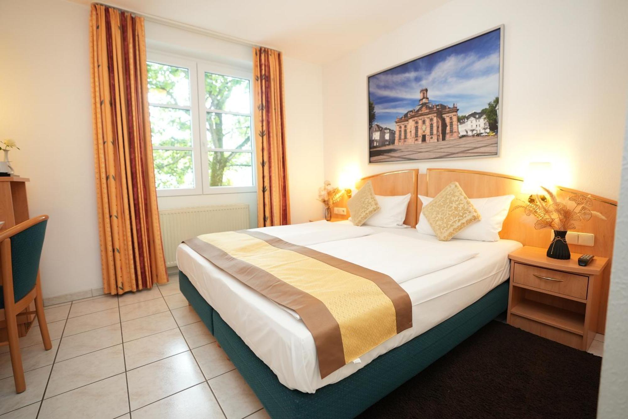 Uno Hotel Posthof Saarlouis Bagian luar foto
