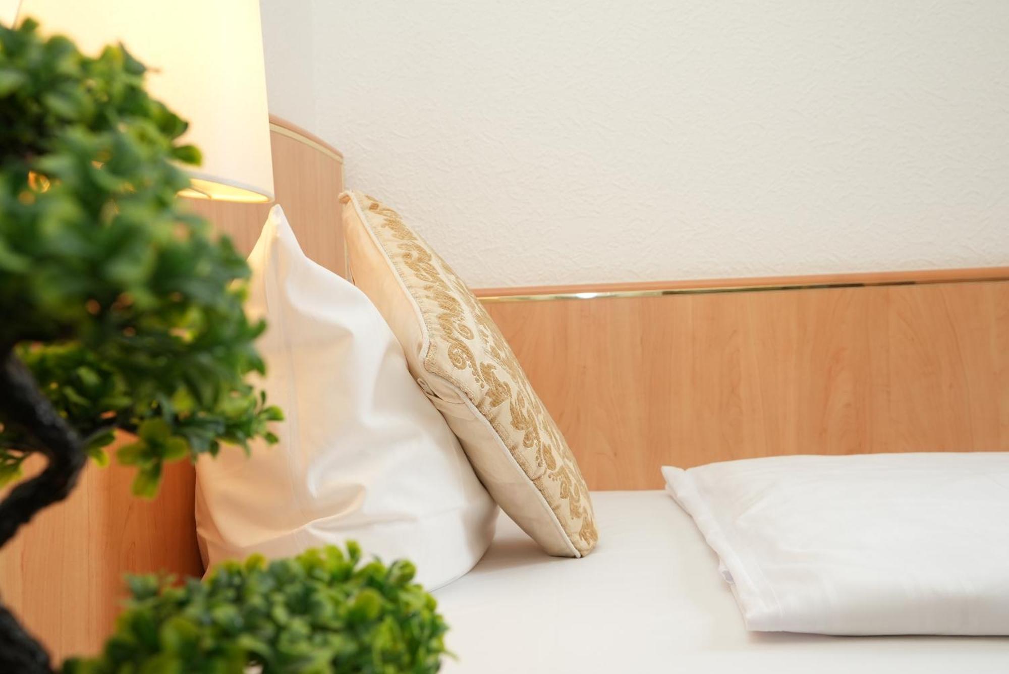 Uno Hotel Posthof Saarlouis Bagian luar foto